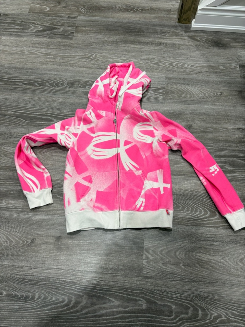 Aritzia Pink and White Patterned Zip Hoodie